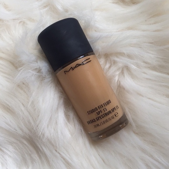 mac studio fix foundation with spf 15 in shade nc 35